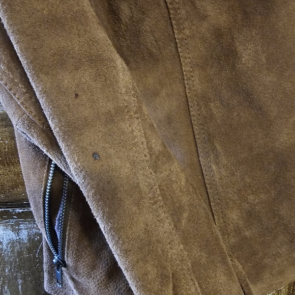 Suede Ariat Jacket - Picture 2 of 6